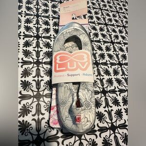 LUV footwear - Girls silver / grey floral blossom Flats